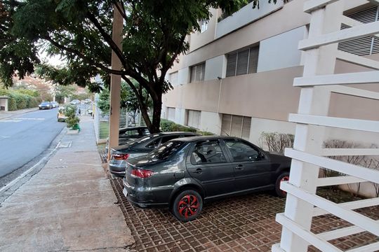 Para comprar apartamento mobiliado na Vila Ipojuca, com 2 quartos e varanda. Piscina no condomínio. — Área comum
