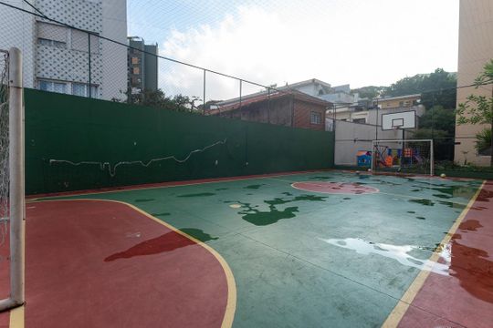 Para comprar apartamento mobiliado na Vila Ipojuca, com 2 quartos e varanda. Piscina no condomínio. — Área Comum