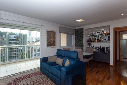 Para comprar apartamento mobiliado na Vila Ipojuca, com 2 quartos e varanda. Piscina no condomínio. — foto 1