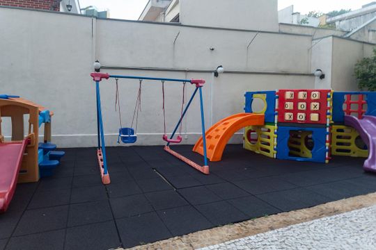 Para comprar apartamento mobiliado na Vila Ipojuca, com 2 quartos e varanda. Piscina no condomínio. — Área Comum