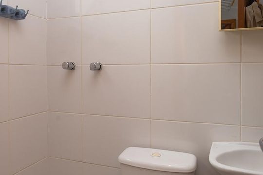 Para comprar apartamento mobiliado na Vila Ipojuca, com 2 quartos e varanda. Piscina no condomínio. — Área de Serviço