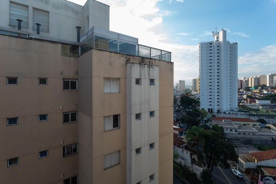 Para comprar apartamento mobiliado na Vila Ipojuca, com 2 quartos e varanda. Piscina no condomínio. — Vista da Cozinha