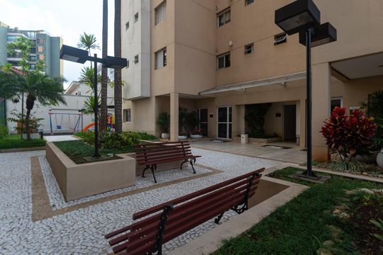 Para comprar apartamento mobiliado na Vila Ipojuca, com 2 quartos e varanda. Piscina no condomínio. — Área Comum
