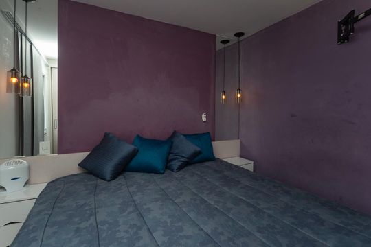 Para comprar apartamento mobiliado na Vila Ipojuca, com 2 quartos e varanda. Piscina no condomínio. — Suíte