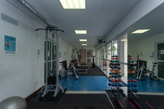 Para comprar apartamento mobiliado na Vila Ipojuca, com 2 quartos e varanda. Piscina no condomínio. — Área Comum