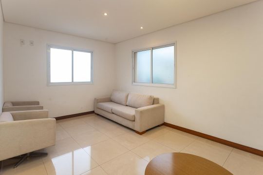 Para comprar apartamento mobiliado na Vila Ipojuca, com 2 quartos e varanda. Piscina no condomínio. — Área Comum