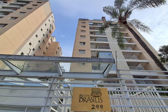 Para comprar apartamento mobiliado na Vila Ipojuca, com 2 quartos e varanda. Piscina no condomínio. — Fachada