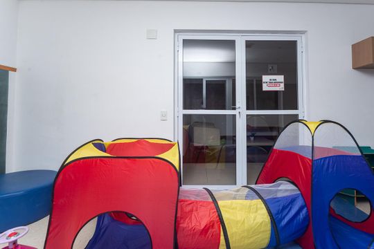 Para comprar apartamento mobiliado na Vila Ipojuca, com 2 quartos e varanda. Piscina no condomínio. — Área Comum