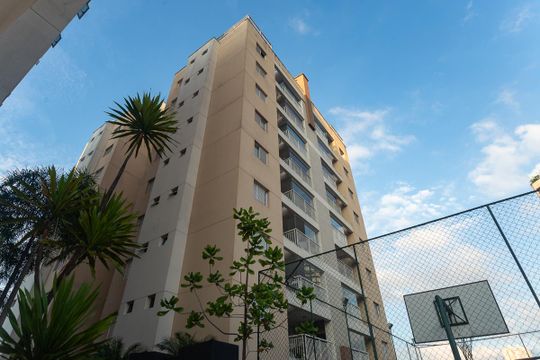 Para comprar apartamento mobiliado na Vila Ipojuca, com 2 quartos e varanda. Piscina no condomínio. — Fachada
