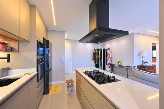 Compra apartamento com varanda e piscina na Vila Clementino. 2 suítes. — Cozinha