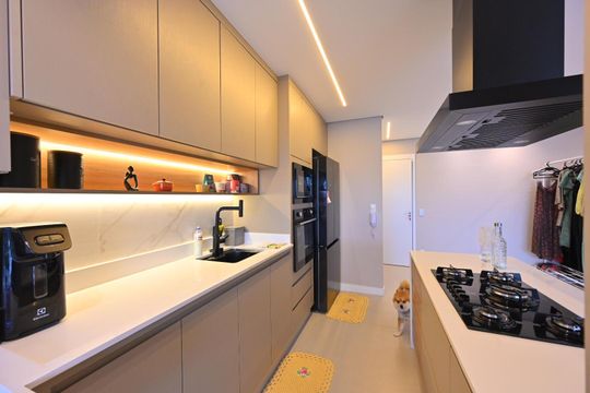 Compra apartamento com varanda e piscina na Vila Clementino. 2 suítes. — Cozinha