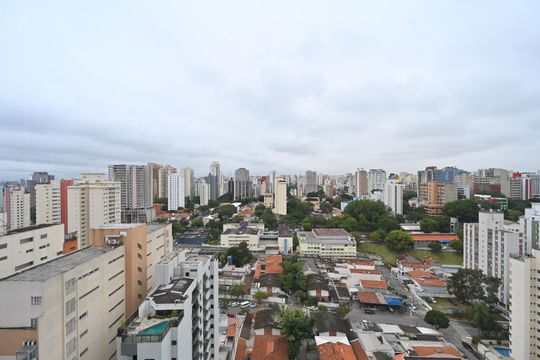Compra apartamento com varanda e piscina na Vila Clementino. 2 suítes. — Vista da Varanda