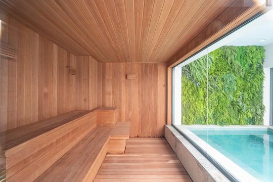 Compra apartamento com varanda e piscina na Vila Clementino. 2 suítes. — Sauna
