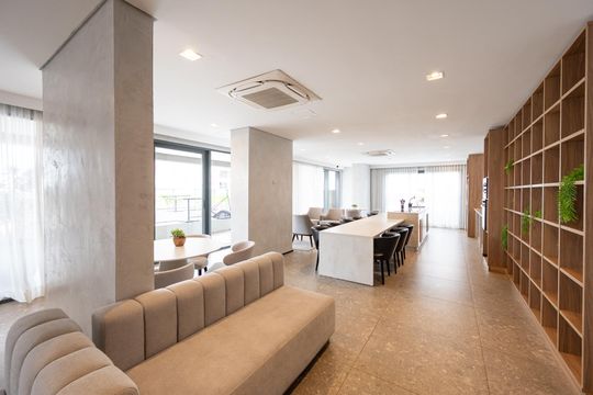 Compra apartamento com varanda e piscina na Vila Clementino. 2 suítes. — Salão de Festas