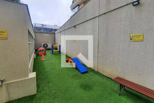 Compra apartamento mobiliado em Vila Olímpia, 3 quartos, varanda, piscina e academia no condomínio. — Área comum