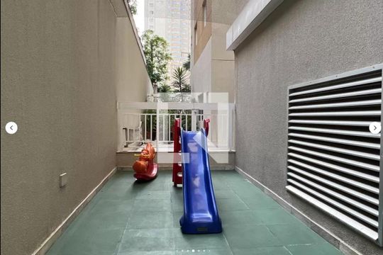 Compra apartamento mobiliado em Vila Olímpia, 3 quartos, varanda, piscina e academia no condomínio. — Área comum