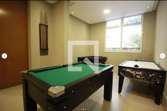 Compra apartamento mobiliado em Vila Olímpia, 3 quartos, varanda, piscina e academia no condomínio. — Área comum