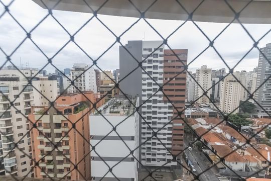 Compra apartamento mobiliado em Vila Olímpia, 3 quartos, varanda, piscina e academia no condomínio. — Quarto 2
