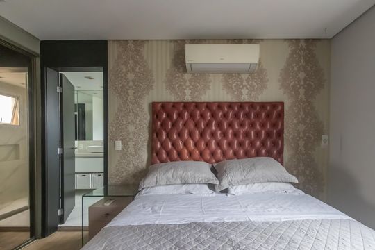 Compra apartamento mobiliado em Vila Olímpia, 3 quartos, varanda, piscina e academia no condomínio. — Quarto Suíte