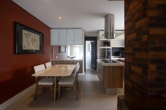 Compra apartamento mobiliado em Vila Olímpia, 3 quartos, varanda, piscina e academia no condomínio. — Cozinha