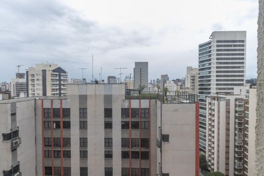 Compra apartamento mobiliado em Vila Olímpia, 3 quartos, varanda, piscina e academia no condomínio. — Quarto Suíte