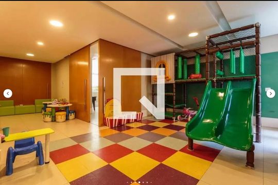 Compra apartamento mobiliado em Vila Olímpia, 3 quartos, varanda, piscina e academia no condomínio. — Área comum