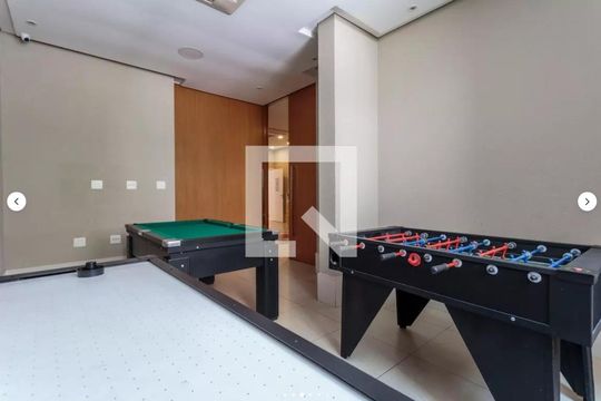Compra apartamento mobiliado em Vila Olímpia, 3 quartos, varanda, piscina e academia no condomínio. — Área comum