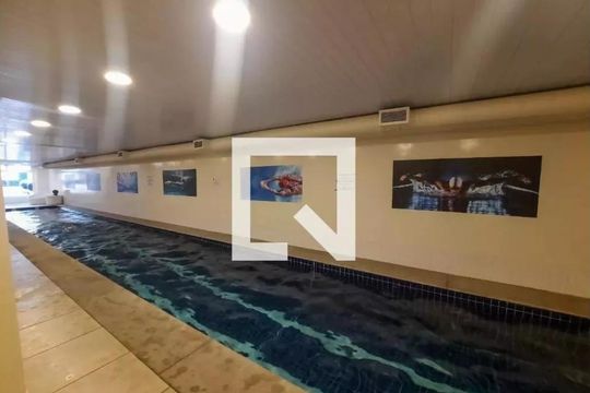 Compra apartamento mobiliado em Vila Olímpia, 3 quartos, varanda, piscina e academia no condomínio. — Área comum