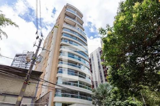 Compra apartamento mobiliado em Vila Olímpia, 3 quartos, varanda, piscina e academia no condomínio. — Fachada