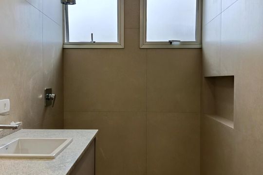 Comprar apartamento no Jardim Paulista com 3 quartos. — Banheiro da Suíte