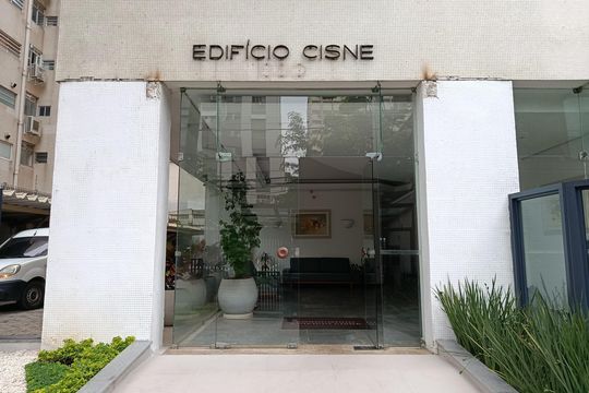 Comprar apartamento no Jardim Paulista com 3 quartos. — Entrada