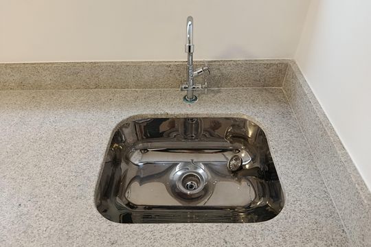 Comprar apartamento no Jardim Paulista com 3 quartos. — Área de Serviço