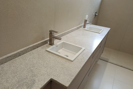 Comprar apartamento no Jardim Paulista com 3 quartos. — Banheiro da Suíte