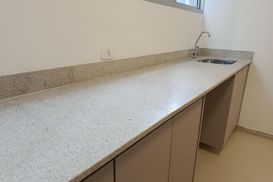 Comprar apartamento no Jardim Paulista com 3 quartos. — Área de Serviço