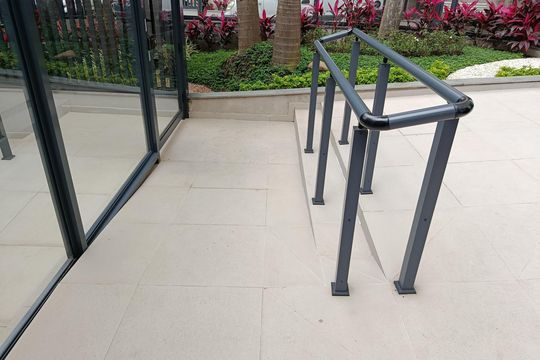 Comprar apartamento no Jardim Paulista com 3 quartos. — Rampa de acesso
