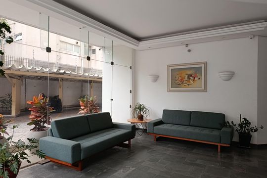 Comprar apartamento no Jardim Paulista com 3 quartos. — Hall social