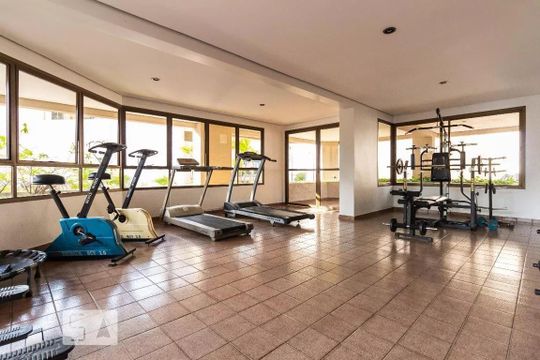 Compra apartamento no Parque Colonial com 3 quartos, churrasqueira, varanda e quintal. — Area Comum