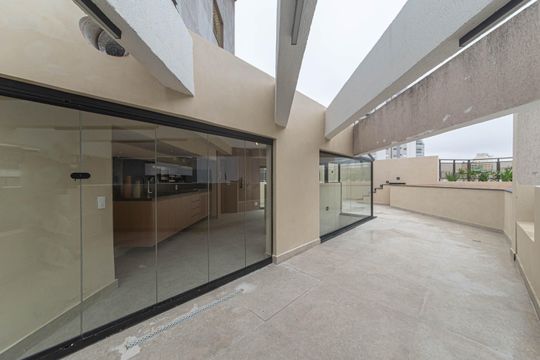 Compra apartamento no Parque Colonial com 3 quartos, churrasqueira, varanda e quintal. — Cobertura - Piscina