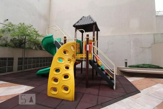 Compra apartamento no Parque Colonial com 3 quartos, churrasqueira, varanda e quintal. — Area Comum