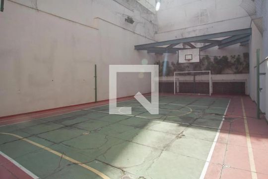 Compra apartamento no Parque Colonial com 3 quartos, churrasqueira, varanda e quintal. — Area Comum
