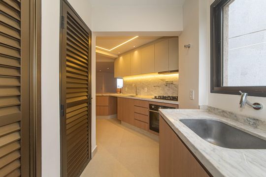 Compra apartamento no Parque Colonial com 3 quartos, churrasqueira, varanda e quintal. — Lavanderia