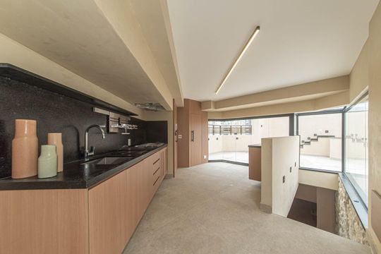 Compra apartamento no Parque Colonial com 3 quartos, churrasqueira, varanda e quintal. — Area Gourmet