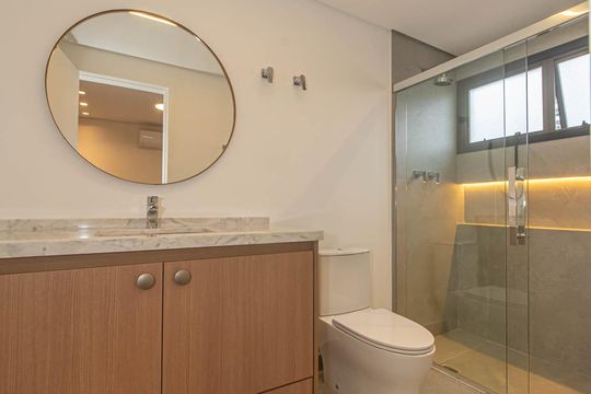 Compra apartamento no Parque Colonial com 3 quartos, churrasqueira, varanda e quintal. — Banheiro da Suíte 3