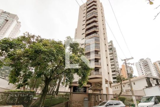 Compra apartamento no Parque Colonial com 3 quartos, churrasqueira, varanda e quintal. — Fachada