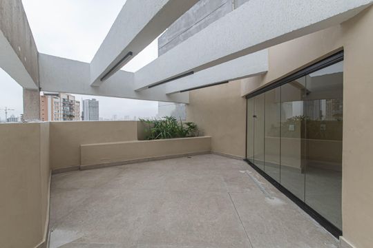 Compra apartamento no Parque Colonial com 3 quartos, churrasqueira, varanda e quintal. — Cobertura - Piscina