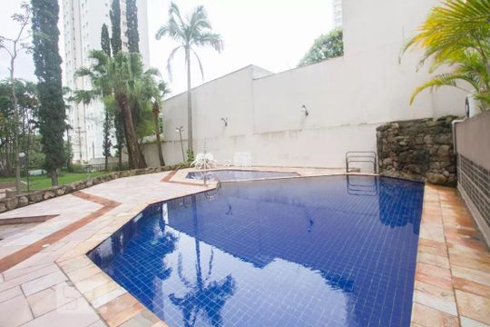 Compra apartamento no Parque Colonial com 3 quartos, churrasqueira, varanda e quintal. — Area Comum