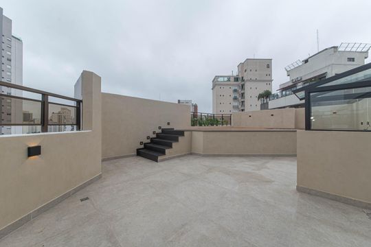 Compra apartamento no Parque Colonial com 3 quartos, churrasqueira, varanda e quintal. — Cobertura - Piscina