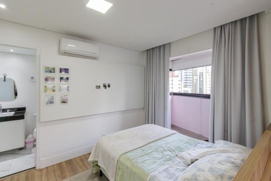 Compra apartamento mobiliado na Vila Olímpia, 2 quartos, academia no condomínio. — Suíte