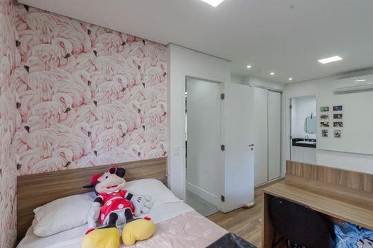Compra apartamento mobiliado na Vila Olímpia, 2 quartos, academia no condomínio. — Suíte