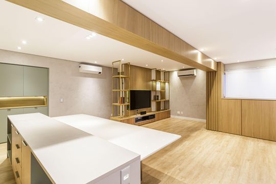 Comprar apartamento na Vila Olímpia com 2 quartos, 1 suíte e piscina no condomínio. — Sala